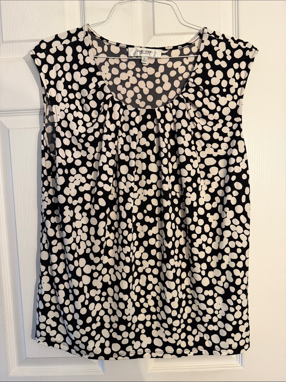 Jones Studio Black and White Polka Dot Sleeveless Camisole XL